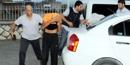 Serbest kaldıktan 12 saat sonra tekrar otomobil çaldılar