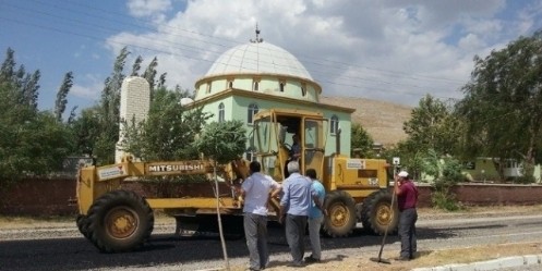 Büyükşehir, İğde`de Asfalt Çalışmasına Başladı