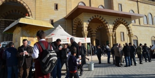 İkram çeşmesi cumaları Abdülhamithan Camiinde