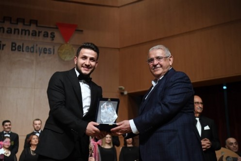 Onikişubat Belediyesi`nin `Sevgi Şarkıları Konseri`ne Yoğun İlgi