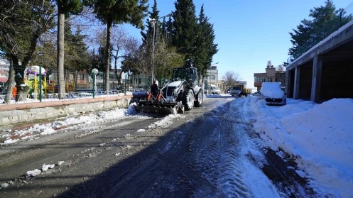 Büyükşehir Çalışıyor, Ulaşım Açık Tutuluyor