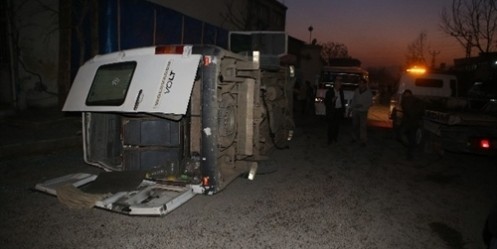 İki Minibüs Çarpıştı: 8 Yaralı