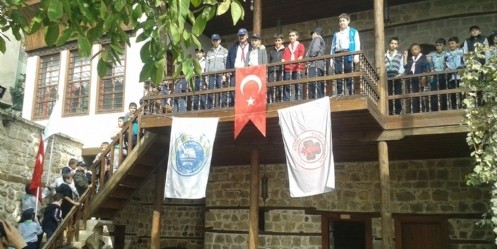 Lider Gençlik, İzci Konağı