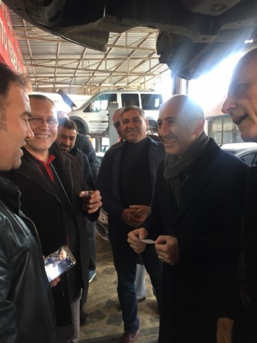 Ali Öztunç, tarafsız siyasetin meyvelerini topluyor