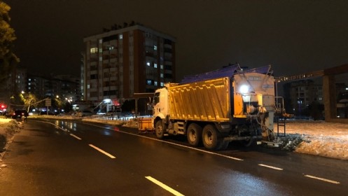 Büyükşehir Ekipleri Kar Nöbetinde