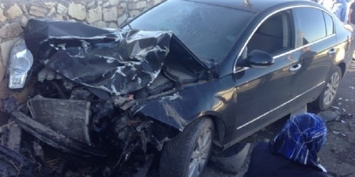 İşçi servisi ile otomobil çarpıştı; 8 yaralı
