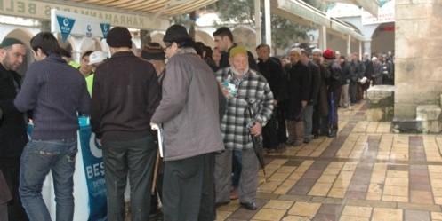 Beşir Derneğinden Kandil simidi ikramı
