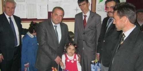 Üniversitelilerden Göksunlu Öğrencilere Yardım