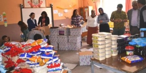Minik Öğrencilerden İhtiyaç Sahibi Alilere Gıda Yardımı