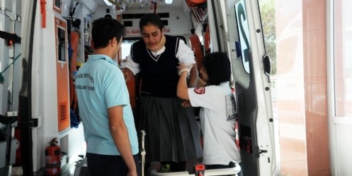 Öğrenci servisi ile halk otobüsü çarpıştı; 9 yaralı