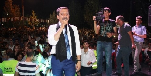 Latif Doğan Pazarcık`ta konser verdi
