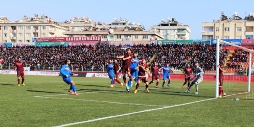 KMS kendi sahasında Göztepe`ye mağlup

