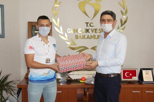 Doğukan demir 32. Boğaziçi kıtalararası yüzme yarışında 2.lik elde etti.  