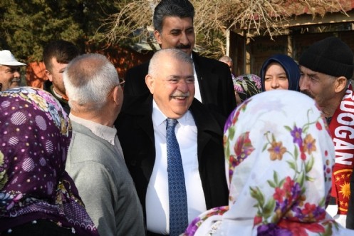Belediye İşi Gönül İşi Diyerek Kırsalda Geziyor