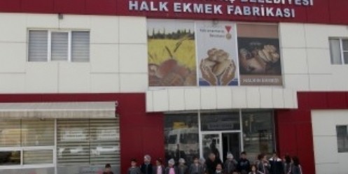 Ögrencilerden Halk Ekmek`e Ziyaret