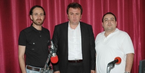 Erkoç; Diklenmeden dik duruyoruz