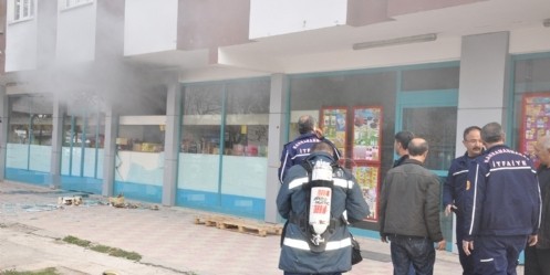 Markette yangın paniği
