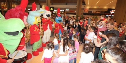 Piazza`nın ilk gün ziyaretçisi 120 bini geçti