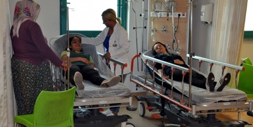 Öğrenci Servisi ile Otomobil Çarpıştı; 1 Ölü, 14 Yaralı 