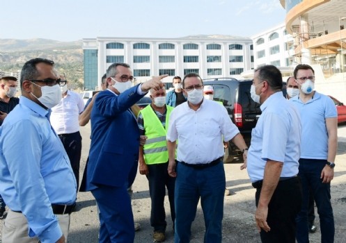 Başkan Güngör, Altın Şehir