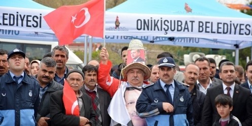 Ak Parti`nin yardım konvoyu