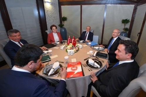 Gelecek Partisi`nde  62`lı Masaya Ev Sahipliği Heyecanı