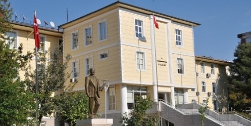 Yeni atamalar; 2 Vali Yardımcısı, 4 Kaymakam