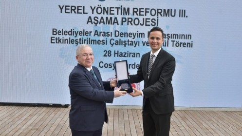 İK Yönetim Bilgi Sistemi Ödül Aldı