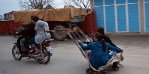 Motosikletle tehlikeli yolculuğun böylesi