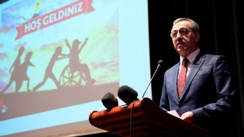 Başkan Güngör; ``Engelleri Birlikte Aşıyoruz``