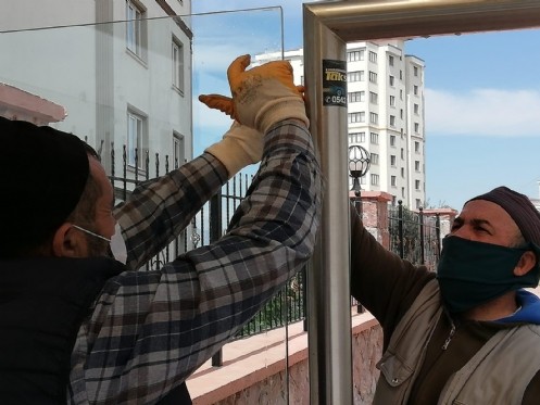 
     Otobüs Durakları
    Dezenfekte Ediliyor
