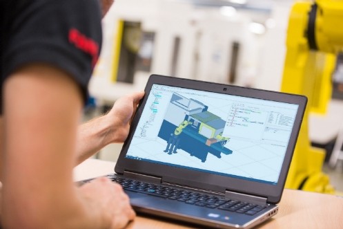 Öğrenciler Sanayi Alanındaki Endüstriyel Robot Uygulamalarını Deneyimledi