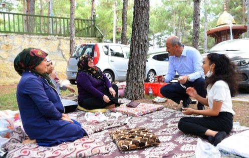 Başkan Okay, Mesire Alanında Vatandaşlarla Bir Araya Geldi