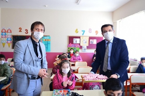 Göksun Esenköy İlkokulu Kütüphanesi Açılışı Gerçekleştirildi