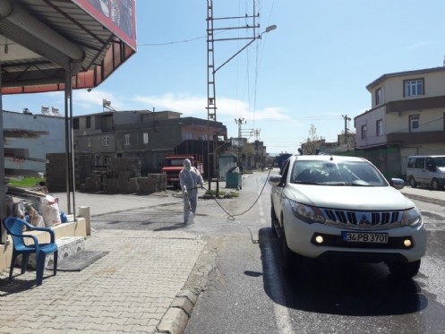 Cadde ve sokaklar dezenfekte ediliyor