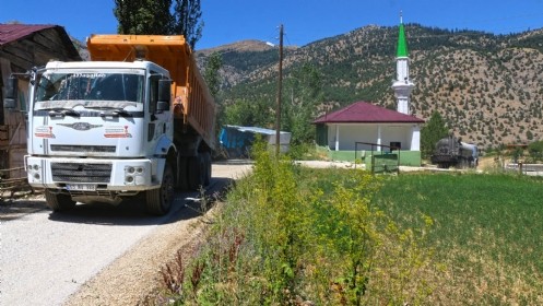 Göksun`da Yollar Büyükşehir`le Yenilendi
