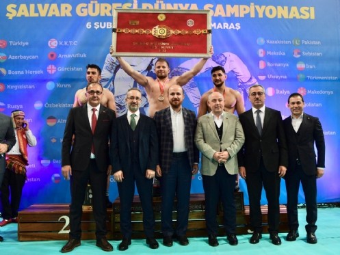 Kahramanmaraş`ta Düzenlenen Şalvar Güreşi Dünya Şampiyonası`nda İsmail Balaban Başpehlivan Oldu