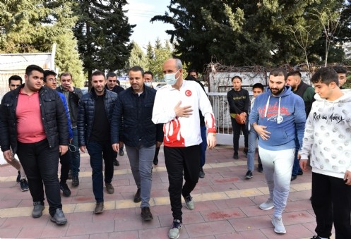 Başkan Okay Gençlerle Basketbol Maçında Bir Araya Geldi