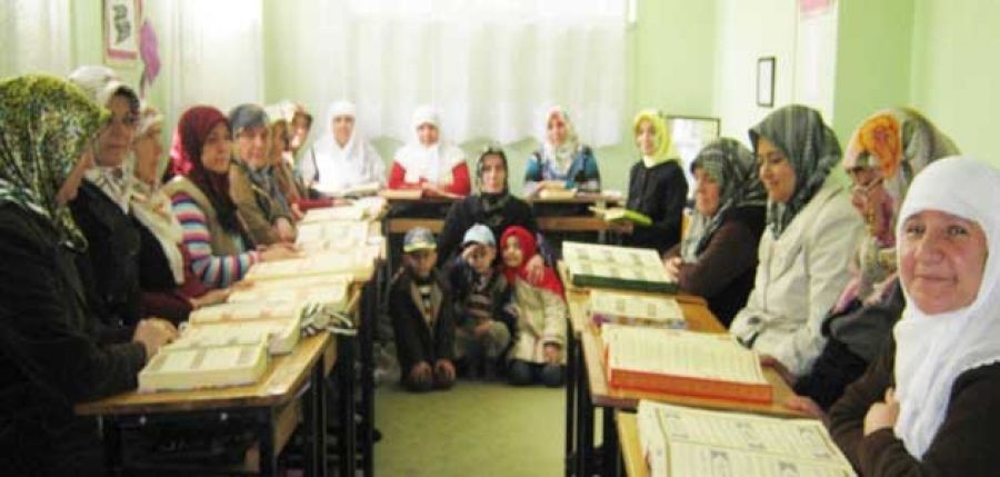 K.Maraş İl Müftülüğü Devecili Kur?an Kursundan çifte başarı!
