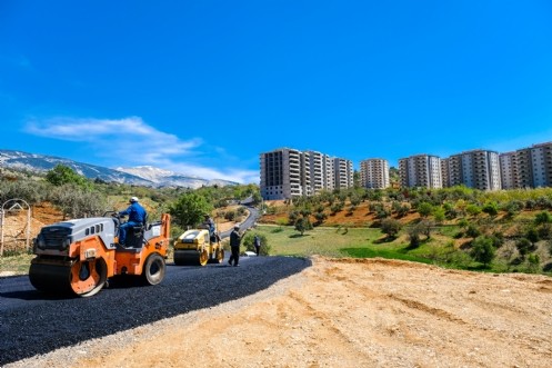 Dulkadiroğlu`ndan Ayaklıcaoluk Mahallesinde Asfalt Çalışması  