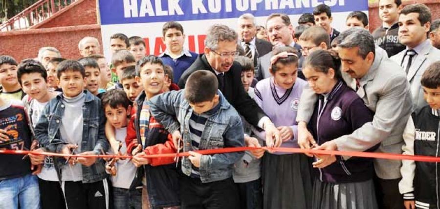 Poyraz: Kütüphaneler elzemin elzemidir